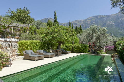 A stylish retreat with pool in Deia village